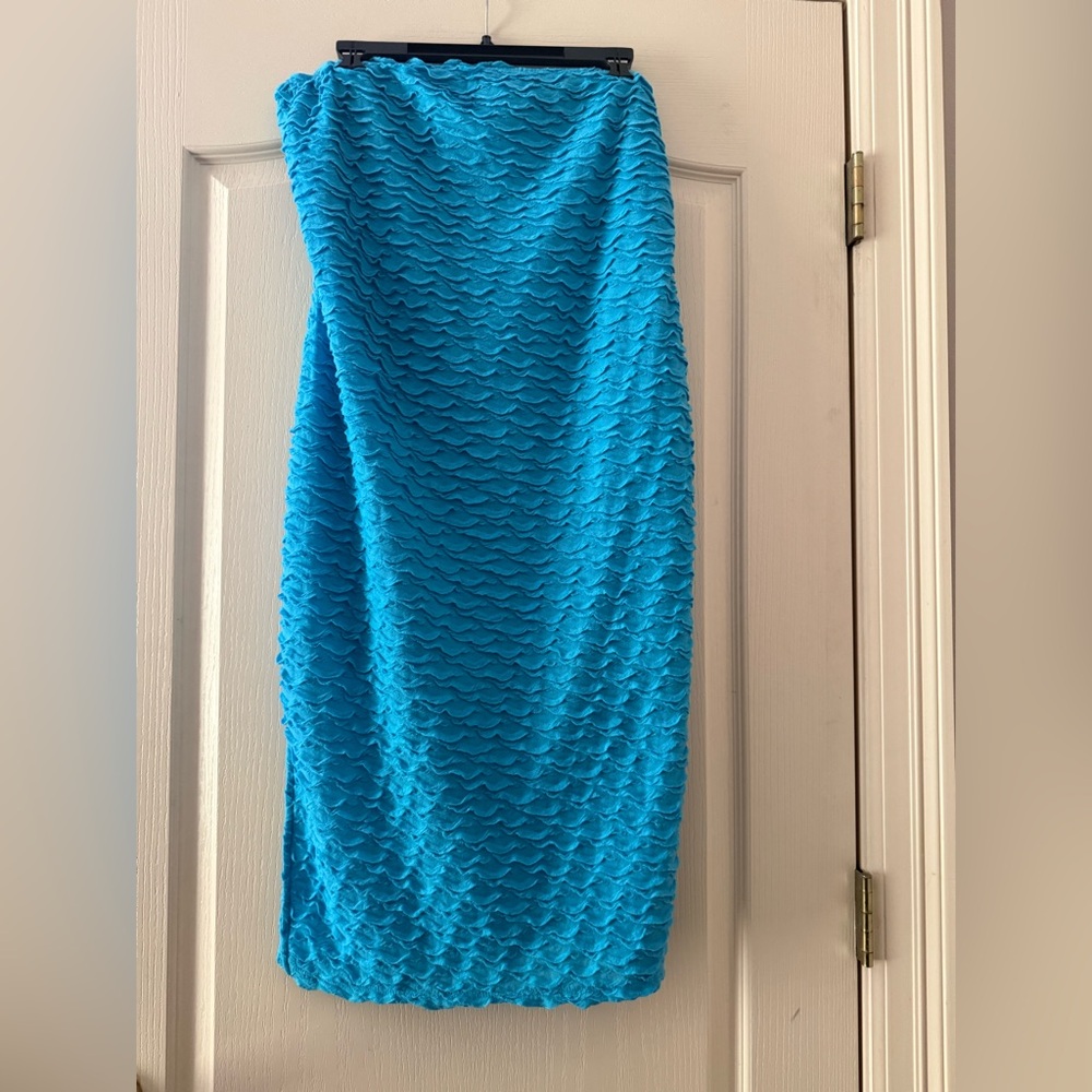 Fashion Nova Textured Wave Midi Skirt | Size 1X | Bright Blue
